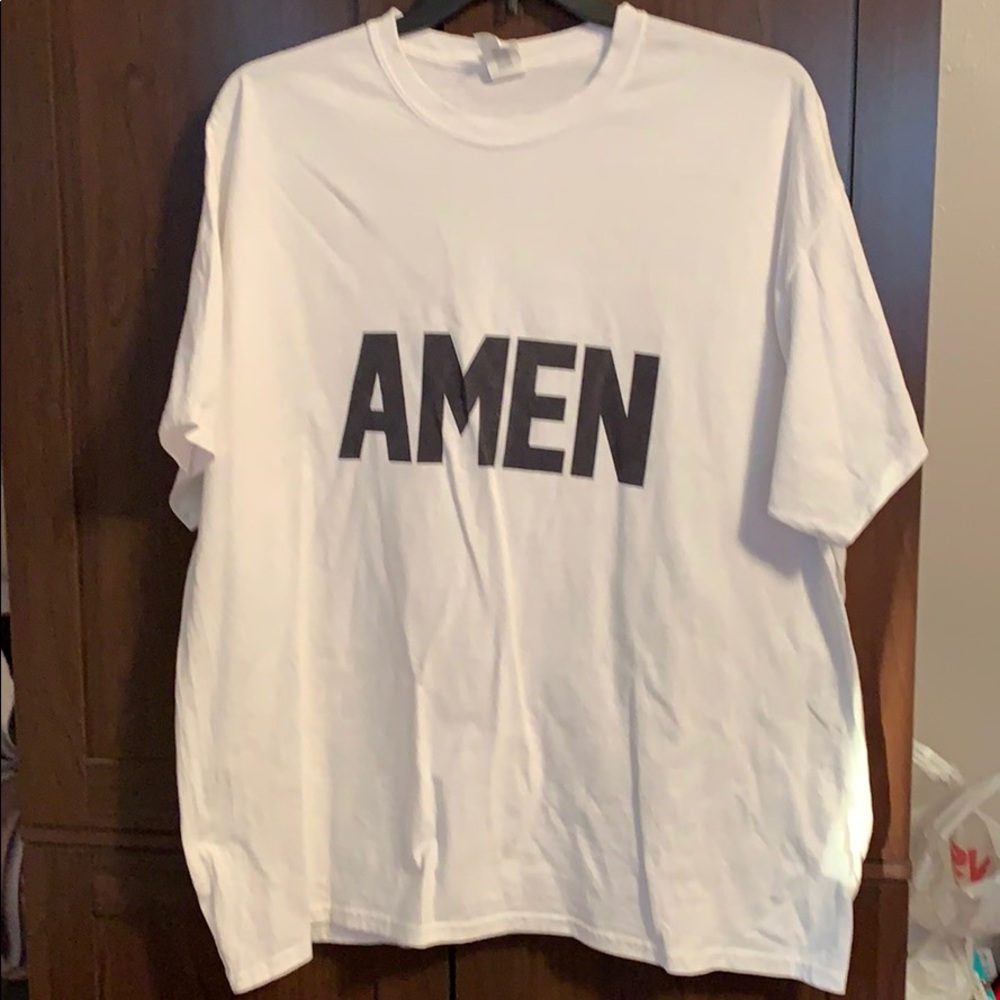 Unisex tee shirt.